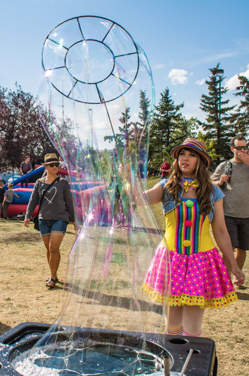 Calgary Bubble Artist at CIRCLE Carnival